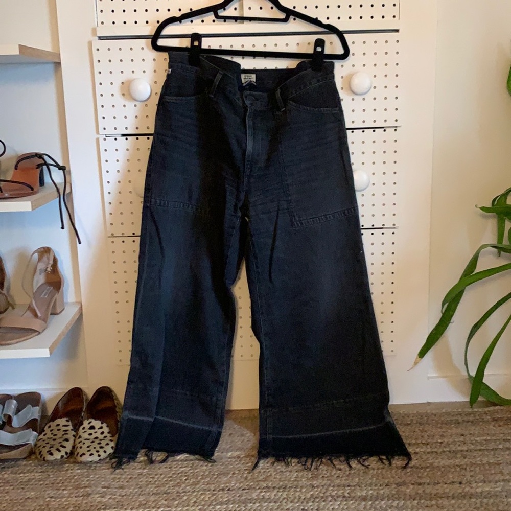 Barely Worn Size 32 Citizens of Humanity wide leg raw hem jeans